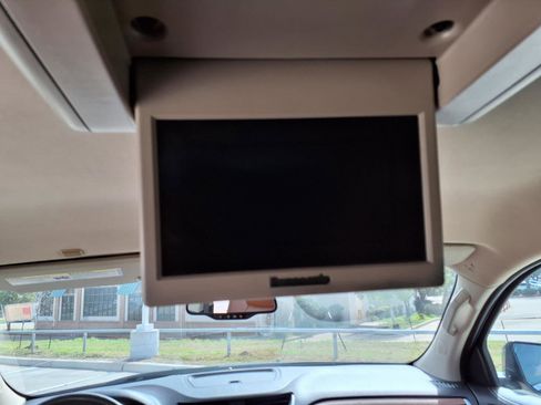 Used 2015 Chevrolet Traverse LT image 18