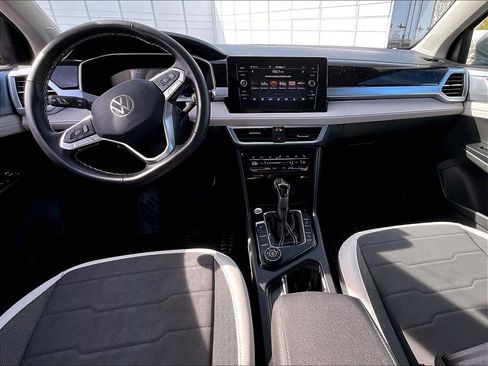 Used 2025 Volkswagen Taos SE w/ Panoramic Sunroof Package image 21