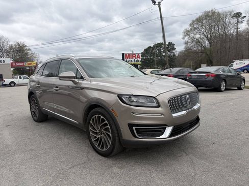 Used 2020 Lincoln Nautilus Reserve FWD image 2