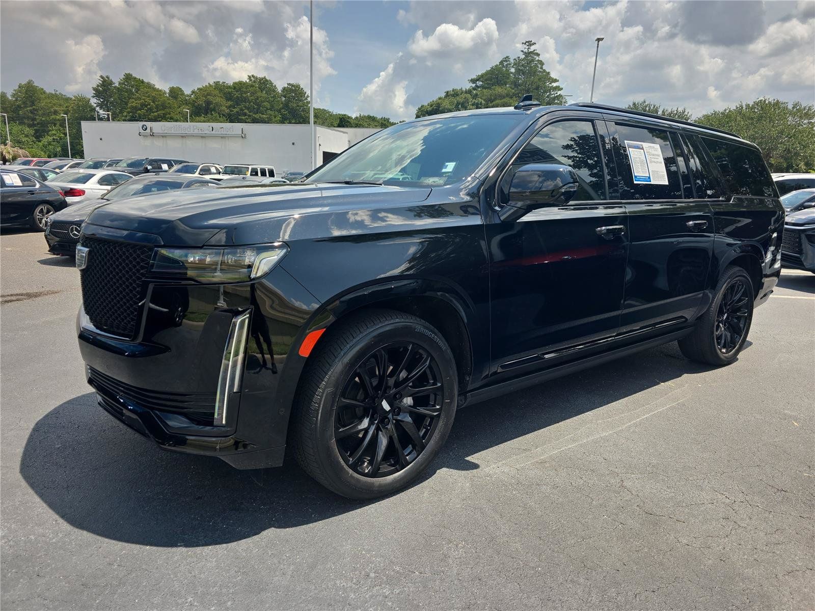 Used 2024 Cadillac Escalade ESV Sport w/ LPO, ONYX Package AWD/4WD image 5