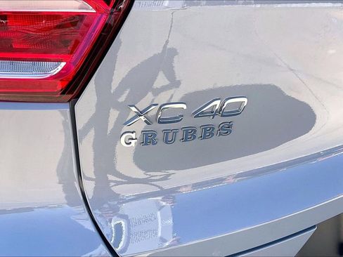 Used 2026 Volvo XC40 B4 Core FWD image 44
