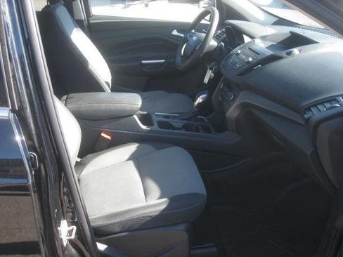 Used 2018 Ford Escape SE image 17