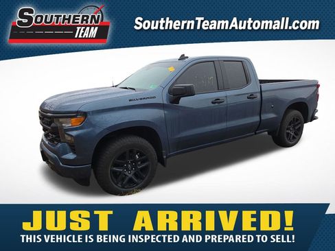 Used 2024 Chevrolet Silverado 1500 Custom w/ Dark Appearance Package image 1