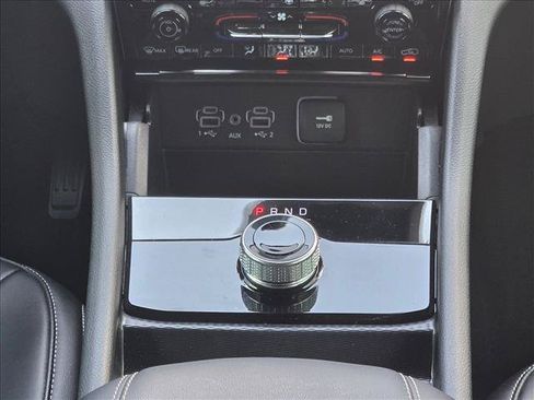 Used 2025 Jeep Grand Cherokee Limited RWD image 12