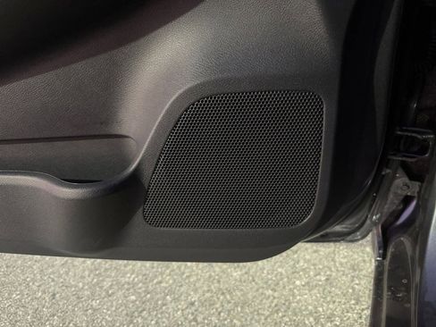 New 2025 Nissan Versa SR w/ Trunk Package image 15