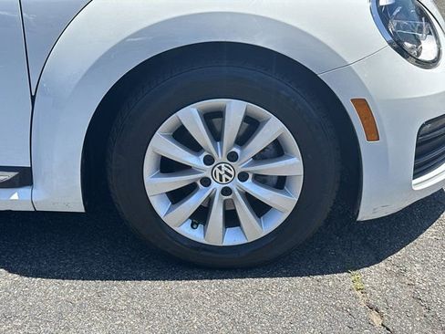 Used 2017 Volkswagen Beetle 1.8T S FWD image 14