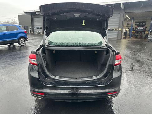 Used 2018 Ford Fusion SE image 11