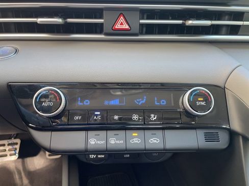 Used 2025 Hyundai Elantra Sport image 21