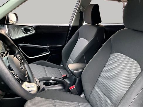 Used 2020 Kia Soul LX FWD image 8