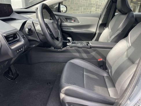 Used 2023 Toyota Prius XLE image 9