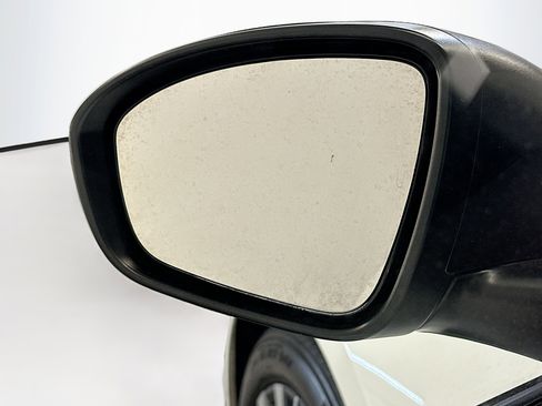 Used 2025 Nissan Altima 2.5 SV image 16