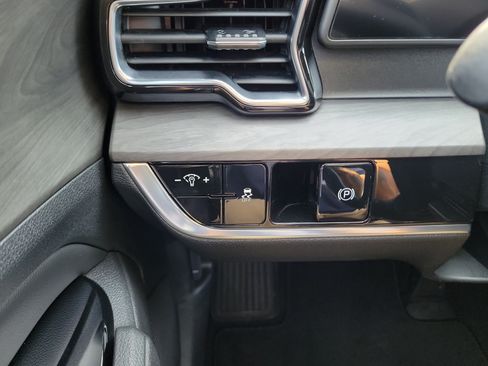 Used 2023 Kia Sportage X-Line AWD/4WD image 24