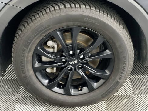 Used 2020 Kia Telluride LX FWD image 7