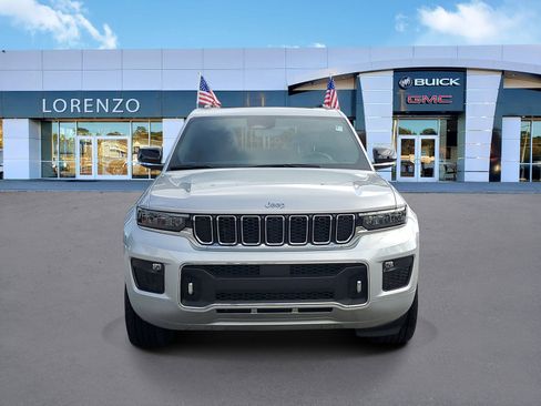 Used 2022 Jeep Grand Cherokee Overland image 2