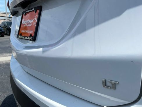 Used 2023 Chevrolet Equinox LT FWD image 8