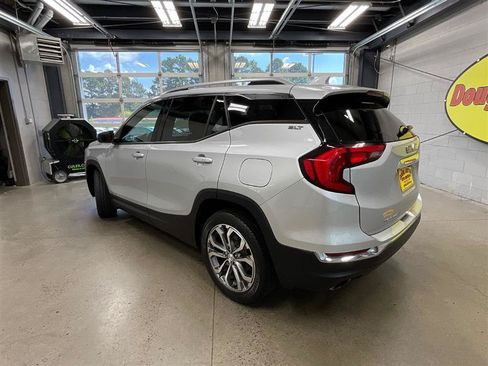 Used 2019 GMC Terrain SLT FWD image 3