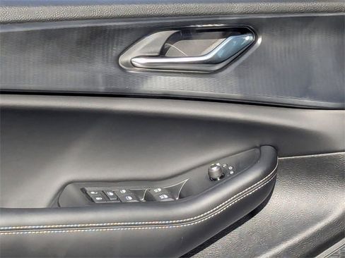 New 2025 Jeep Grand Cherokee L Altitude image 11