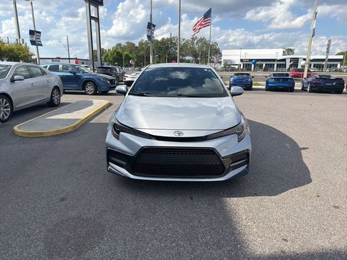 Used 2020 Toyota Corolla SE FWD image 2