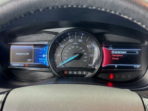 Used 2018 Ford Explorer XLT w/ Equipment Group 202A AWD/4WD image 12