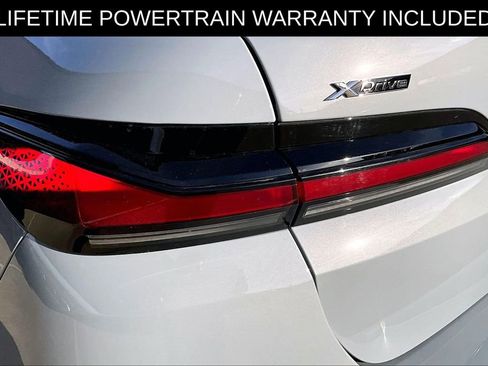 Used 2025 BMW 740i xDrive image 39