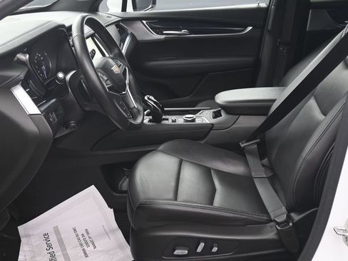 Certified 2025 Cadillac XT5 Premium Luxury AWD/4WD image 10