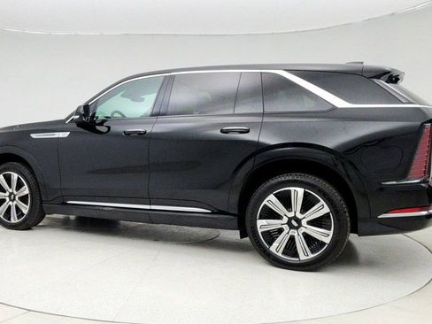 Used 2025 Cadillac Escalade IQ Luxury 2 image 7