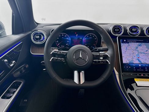 Certified 2025 Mercedes-Benz GLC 300 4MATIC image 25