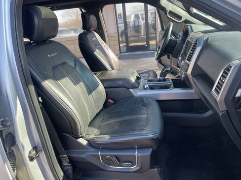 Used 2016 Ford F150 Platinum w/ Equipment Group 701A Luxury AWD/4WD image 34