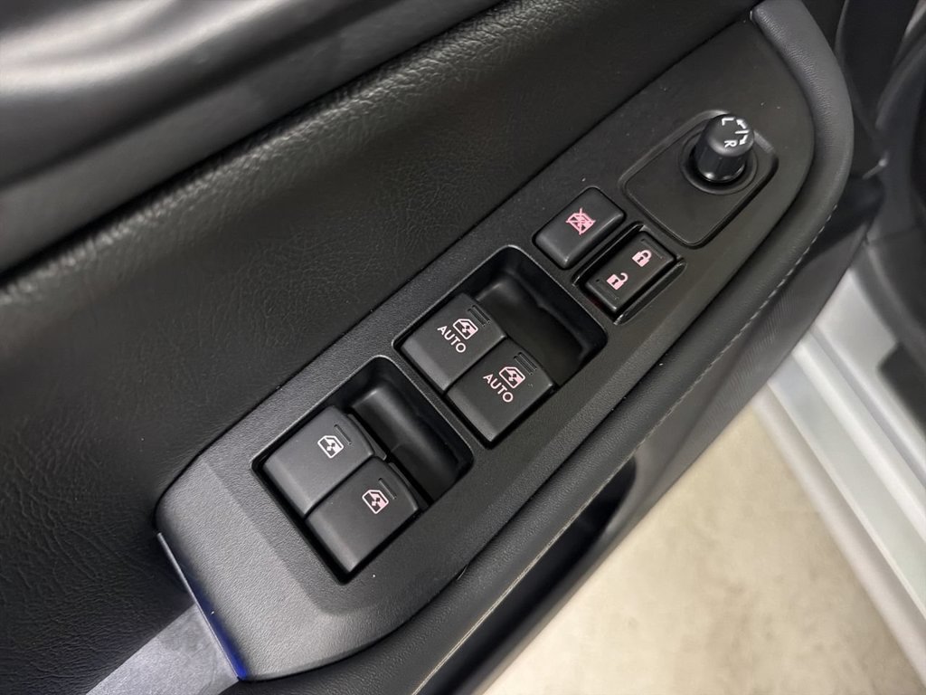 Used 2017 Subaru Legacy 2.5i Premium w/ Moonroof Package AWD/4WD image 16