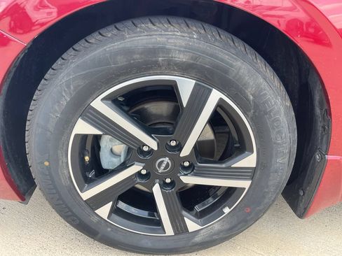 Certified 2025 Nissan Sentra SV FWD image 27