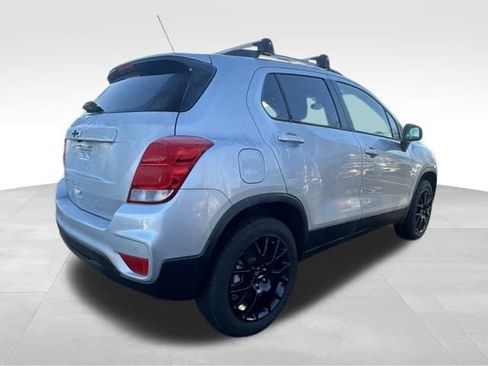 Used 2022 Chevrolet Trax LT w/ Driver Confidence Package image 6