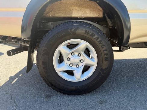 Used 2003 Toyota Tacoma 4x4 Xtracab V6 w/ Convenience Pkg image 84