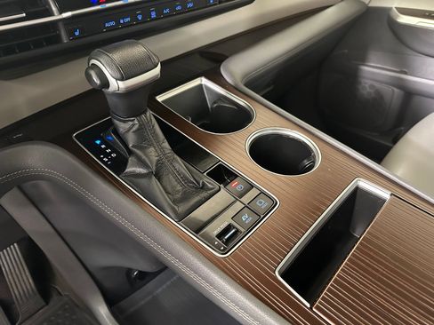 Used 2021 Toyota Sienna XLE image 17