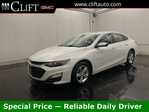 Used 2022 Chevrolet Malibu LT image 1