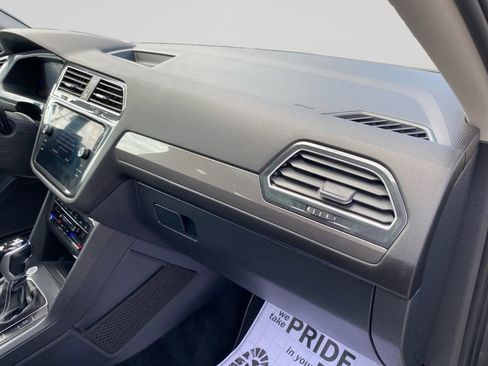 Used 2023 Volkswagen Tiguan SE AWD/4WD image 10