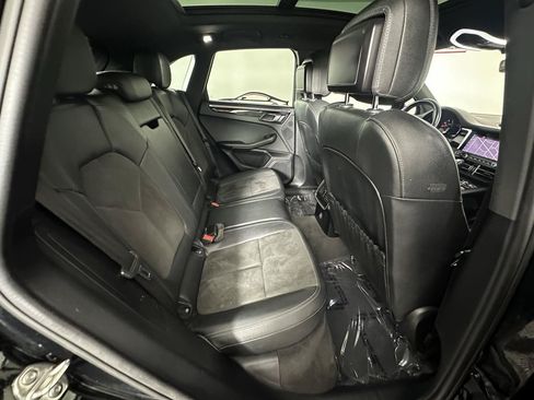 Used 2019 Porsche Macan AWD/4WD image 27