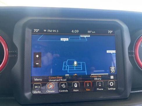Used 2022 Jeep Wrangler Unlimited Sahara w/ Cold Weather Group AWD/4WD image 16