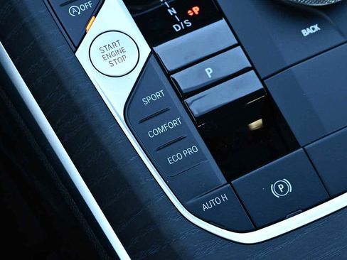 New 2026 BMW 330i Sedan w/ M Sport Package image 18