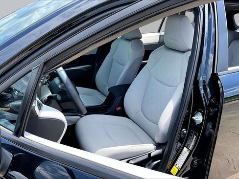 Used 2024 Toyota Corolla Cross LE FWD image 8