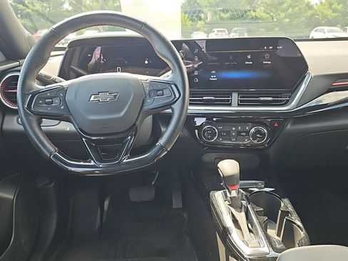 Used 2025 Chevrolet Trax RS w/ Driver Confidence Package FWD image 13