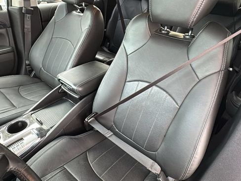 Used 2017 Buick Enclave Premium w/ Experience Buick Package AWD/4WD image 22
