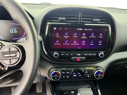 Used 2023 Kia Soul S FWD image 14