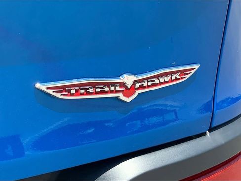 Used 2017 Jeep Cherokee Trailhawk w/ Comfort/Convenience Group image 10