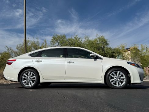 Used 2014 Toyota Avalon XLE Premium image 7