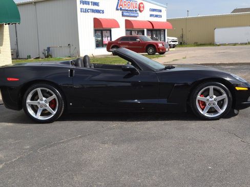 Used 2006 Chevrolet Corvette Convertible w/ Preferred Equipment Group RWD image 10