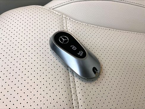 Certified 2024 Mercedes-Benz GLC 300 image 12