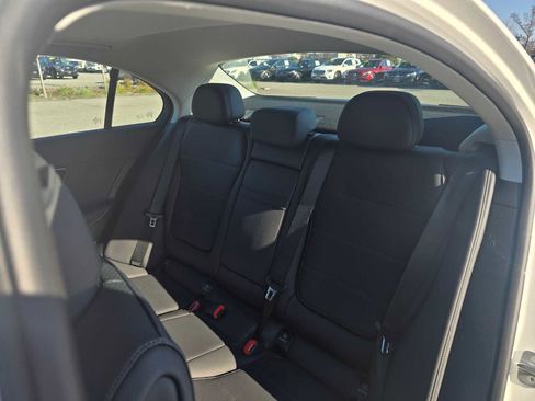 Used 2025 Mercedes-Benz C 300 4MATIC Sedan image 19