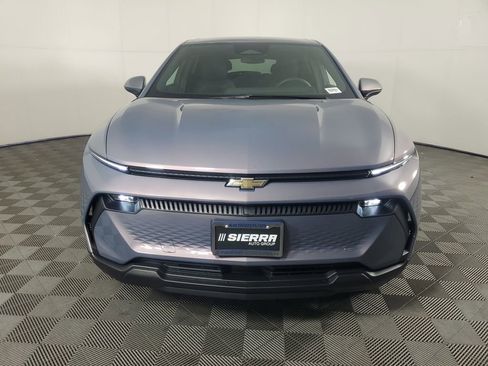 New 2026 Chevrolet Equinox EV LT image 9