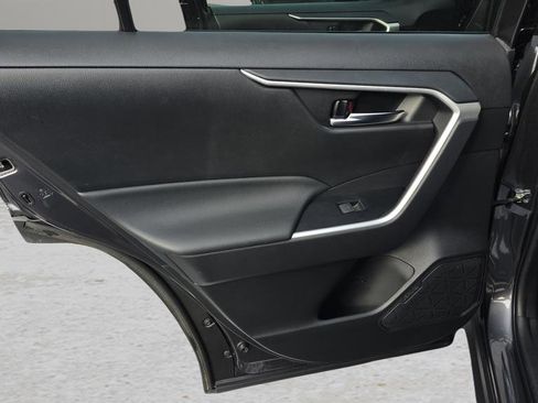 Used 2022 Toyota RAV4 XLE image 12