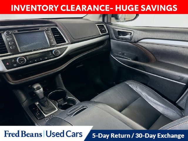 Used 2017 Toyota Highlander XLE AWD/4WD image 31